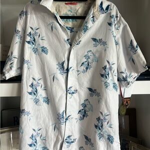Tommy Bahama White Short-Sleeve Button-Down with Blue Floral Print